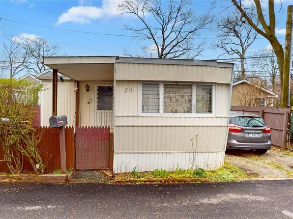 20 Cedar Avenue, Bay Shore, NY 11706