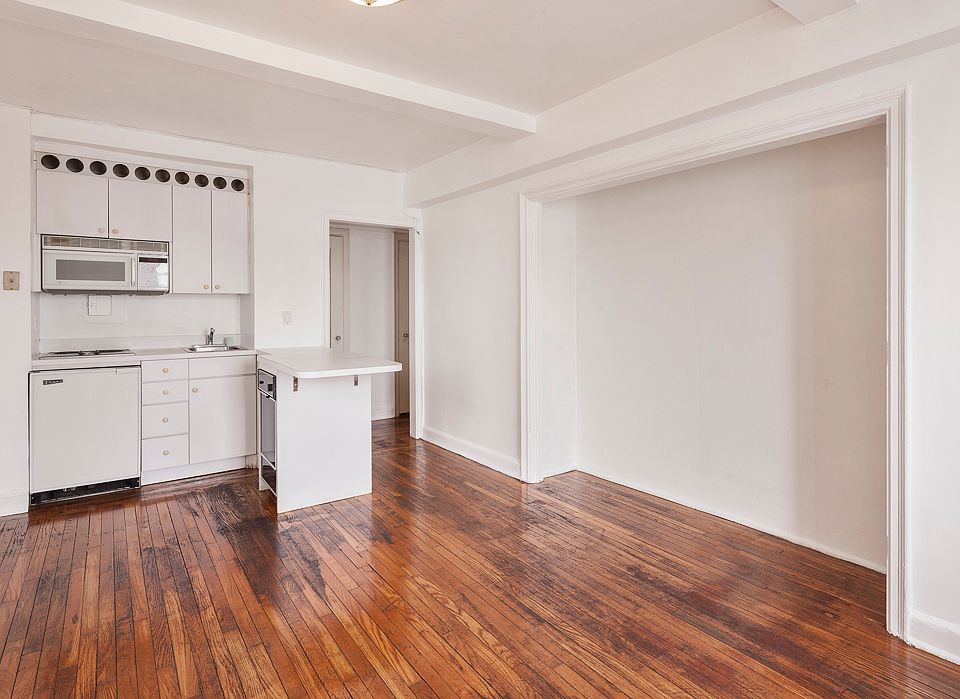 1st image of 5 Tudor City Pl APT 1036