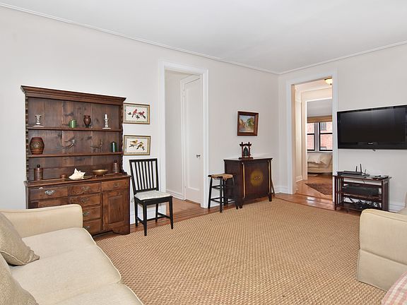 31 Pondfield West Road