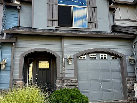 1550 Sq. ft, two story, with two large master bedrooms with private baths on second story, private backyard, and garage.