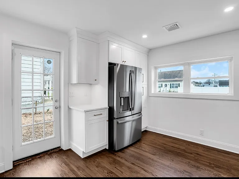 3141 Powhatan Ave — Photo 4
