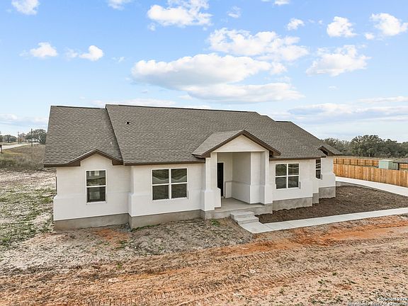 2nd image of 70 Log Cabin Way