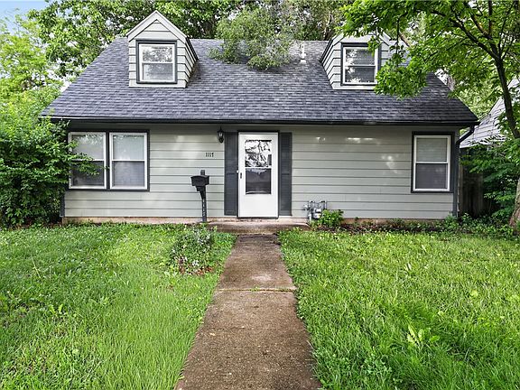3rd image of 1117 Blakley Dr