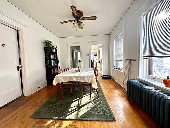 4th image of 1026 E 4th St #C