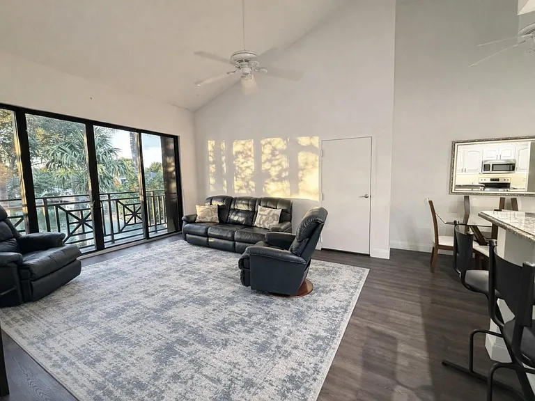 1645 S Ocean Ln #289 — Photo 4
