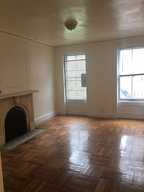1st image of 801 Lexington Ave APT 4R