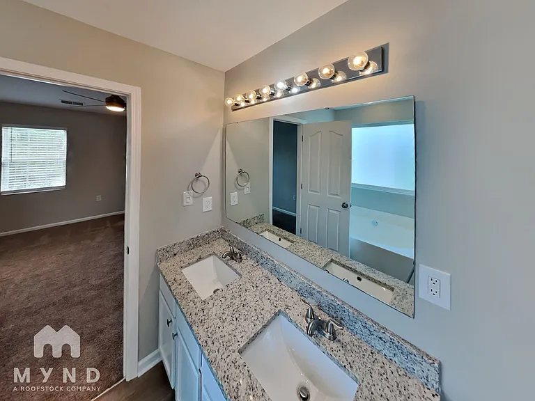 303 Holton Dr — Photo 15