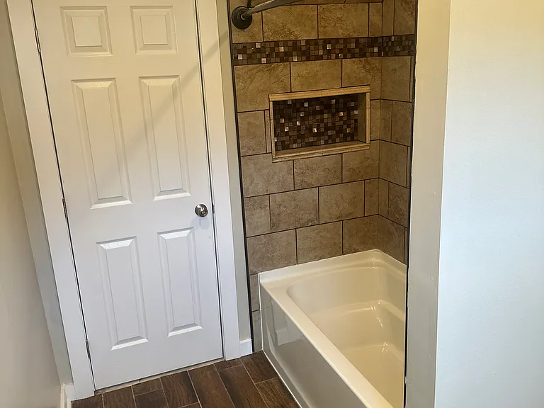 2209 Ash St — Photo 4