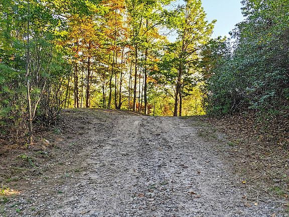 3rd image of 660 Otto Heights Rd