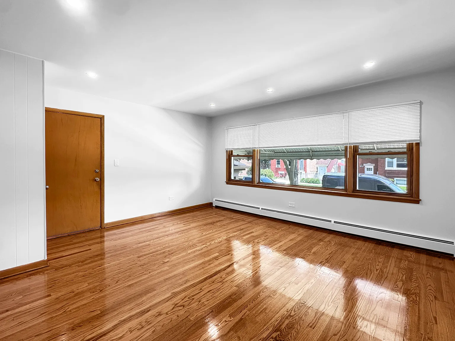 3 bed, 1000 sqft, $1,800 — Photo 3