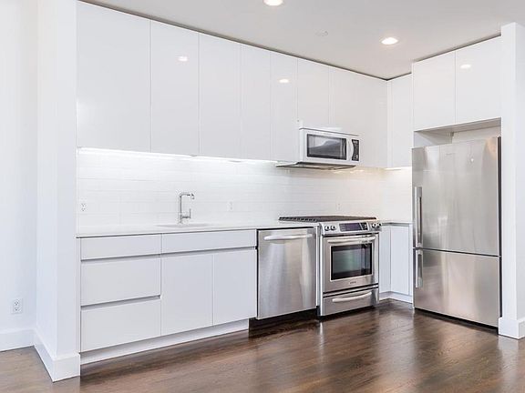 3rd image of 1125 45th Ave APT 6H