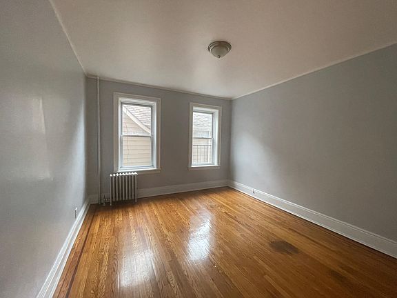 3rd image of 85 W 32nd St #B1e