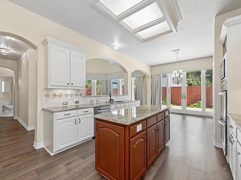4568 Saint James Dr — Photo 7