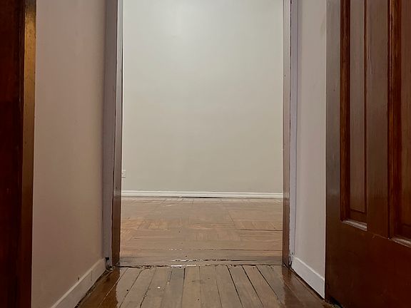 Hallway leading into LR