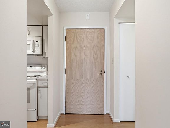 3rd image of 2111 Wisconsin Ave NW APT 620