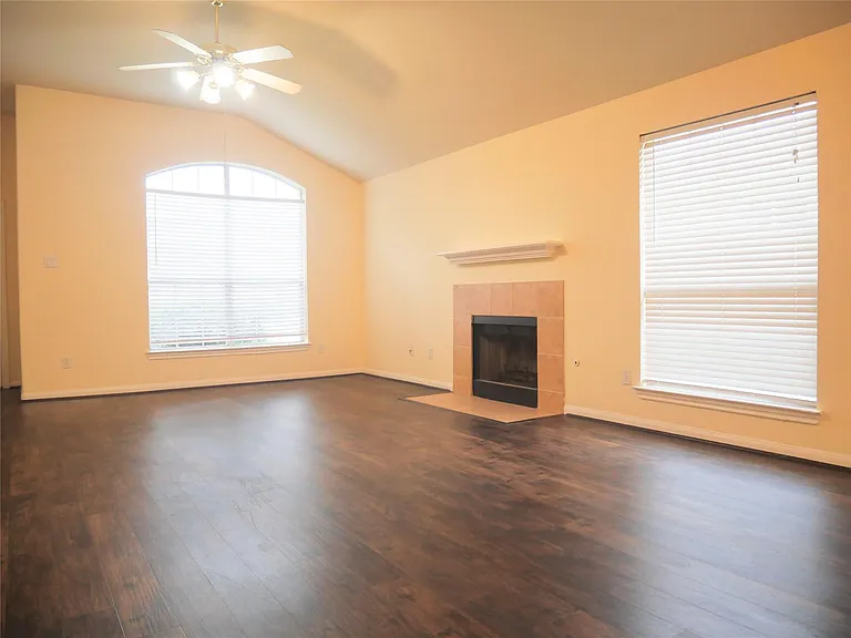 2311 Flint Brook Ct — Photo 9