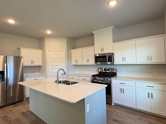 2nd image of 529 Meadow Run Dr