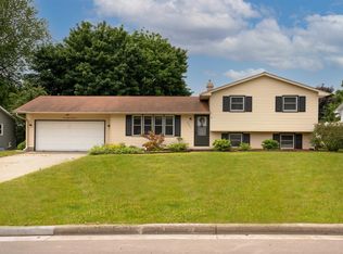 2843 Brookview Ct, Green Bay, WI 54313