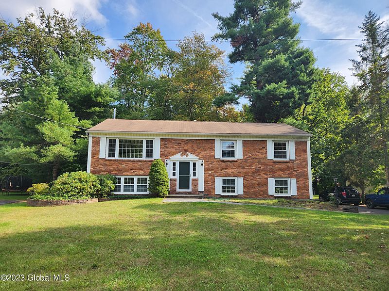 2nd image of 3132 Lone Pine Road