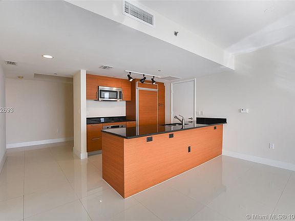 3rd image of 50 Biscayne Blvd APT 4010