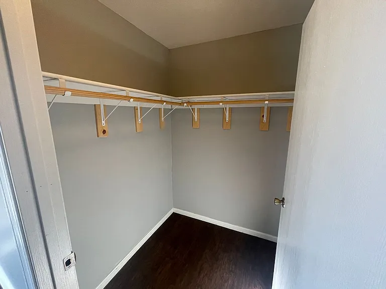 Lincoln Landing Apartments — Photo 20