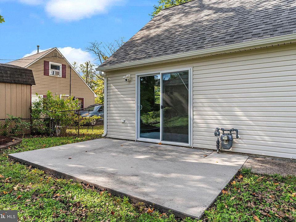2nd image of 542 Doloro Dr