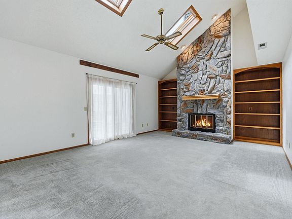 2nd image of 3936 Sugarhill Ct