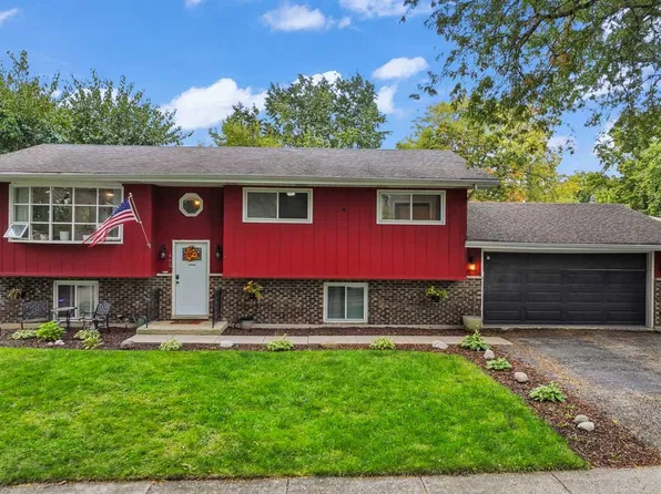 480 Charles Ct, South Elgin, IL 60177