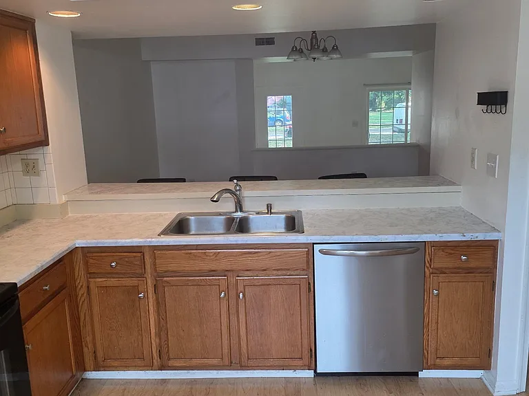 131 Freedom Ct — Photo 13