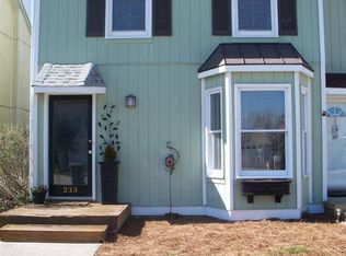 233 N 4th Ave, Kure Beach, NC 28449