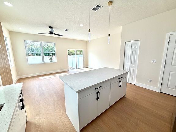 3rd image of 3614 Temple St #1
