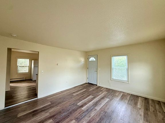 4th image of 27 Orchard St Floor 2