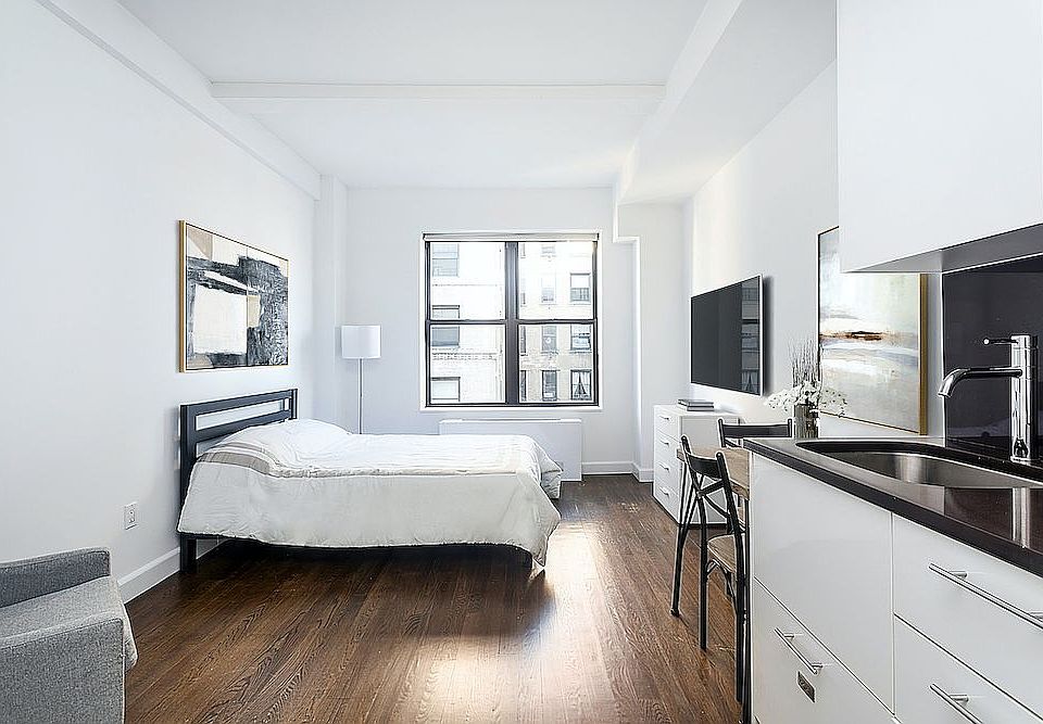 1st image of 212 W 91st St #424
