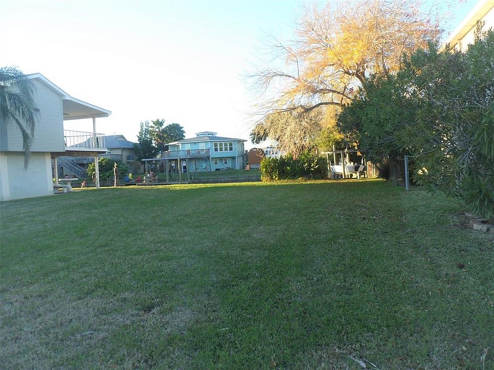 1st image of 52 Tarpon St