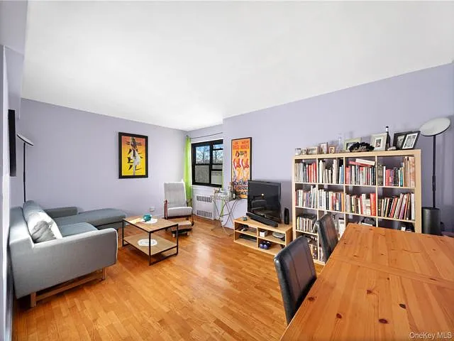 2 bed, 1.0 bath, 886 sqft, $2,900 — Photo 3