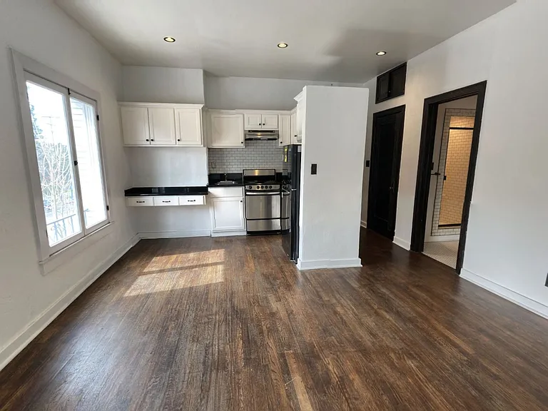 Sunset Apts...Gorgeous Newly Remodeled Apartments..CALL NOW! — Photo 11