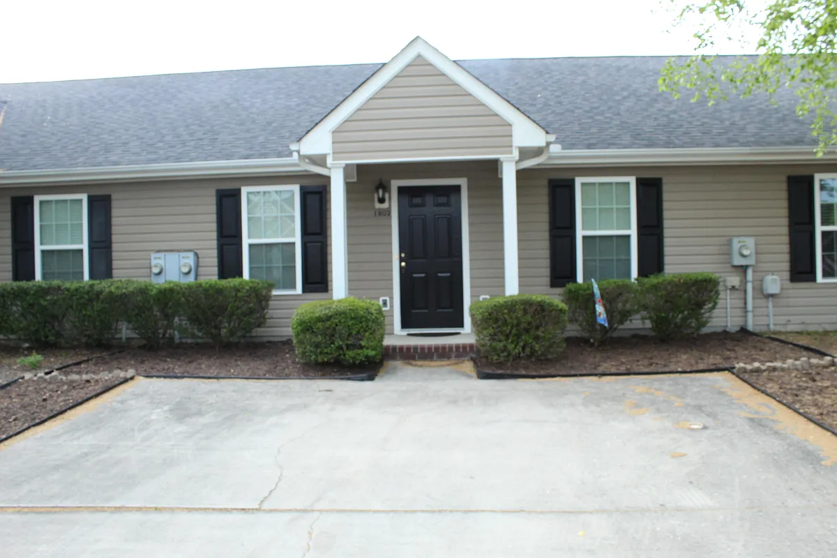 Building Photo - 1802 Honeysuckle Way