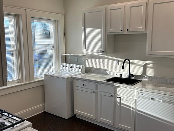 3rd image of 1348 1/2 E Livingston Ave APT B