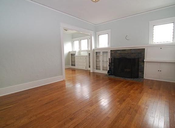 4th image of 2307 Landis St