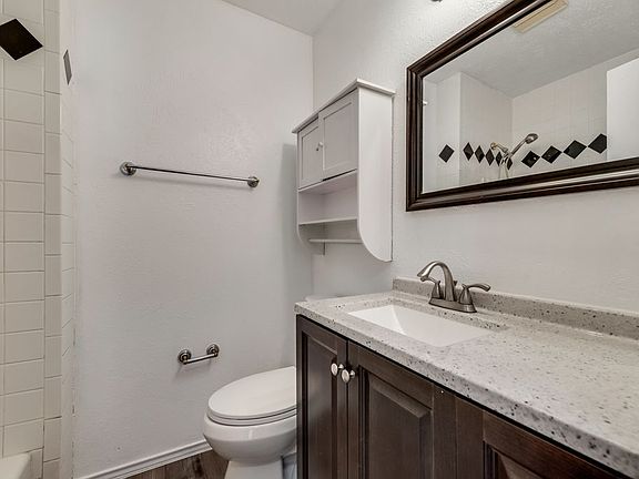 3rd image of 605 High Meadow Dr