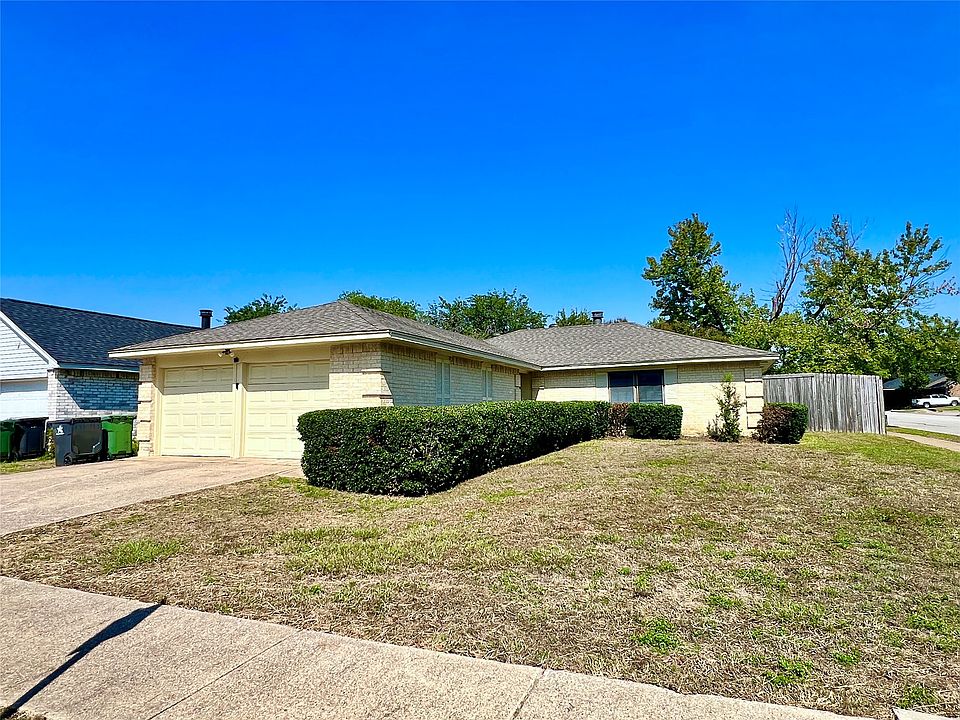 1st image of 2319 Redbrook Dr