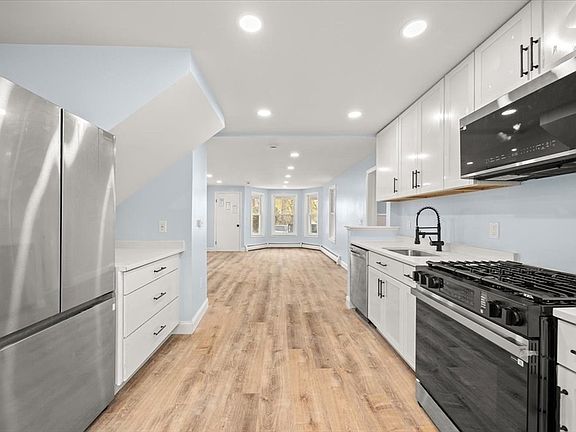 3rd image of 193 Linden St