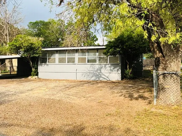 101 S Loyal Valley Dr, Kerrville, TX 78028