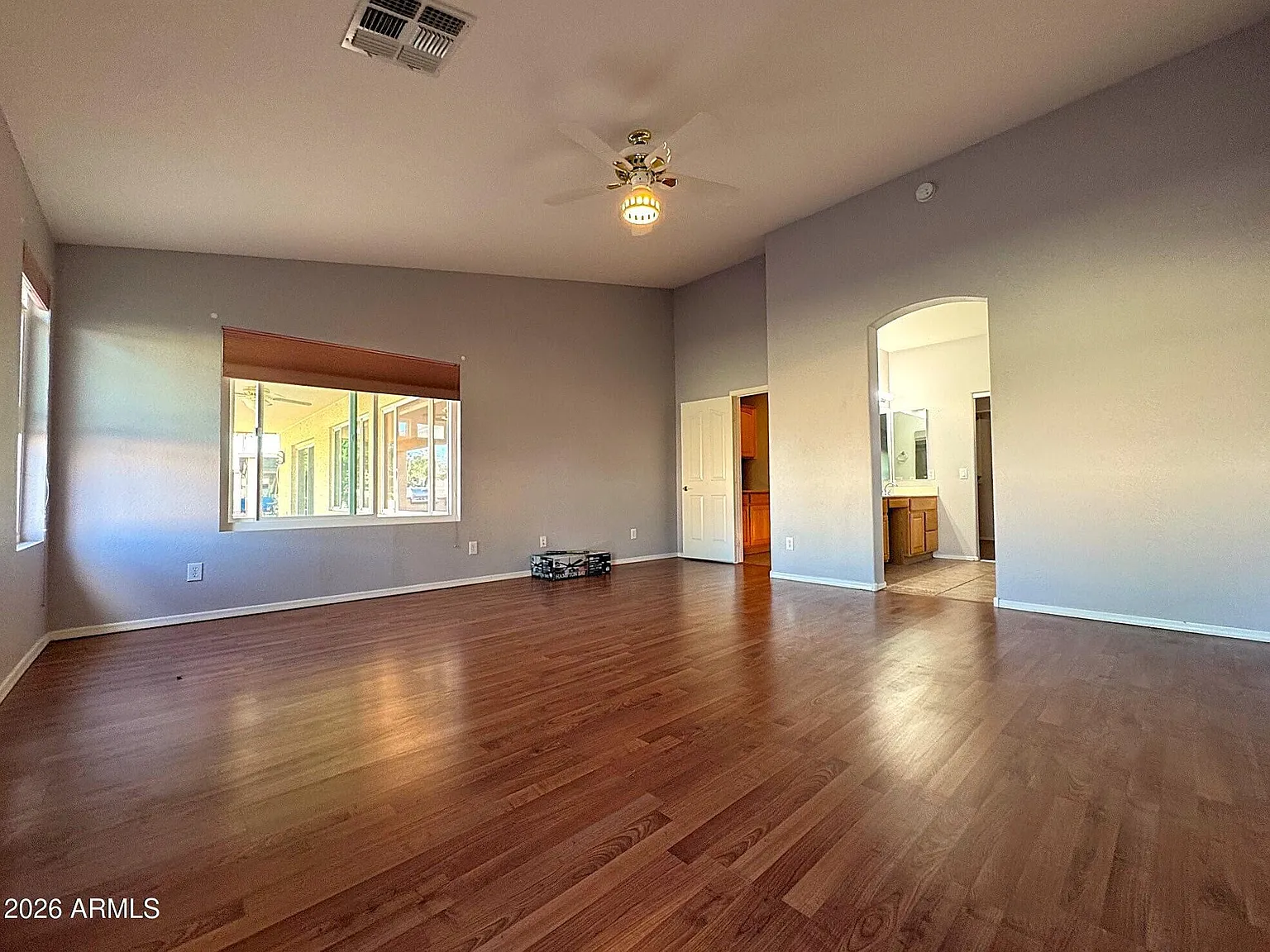 3 bed, 2373 sqft, $3,600 — Photo 4