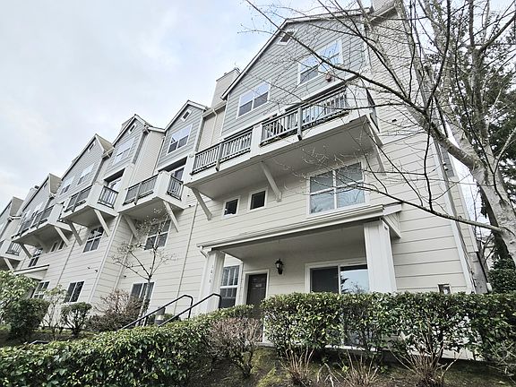 2nd image of 3116 164th St SW APT 1618