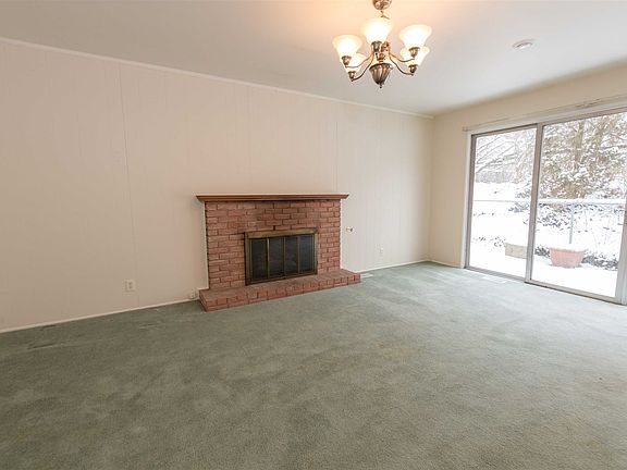 3rd image of 1932 Brookmede Dr