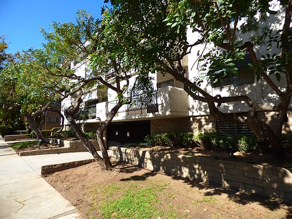 4th image of 266 S Madison Ave APT 201