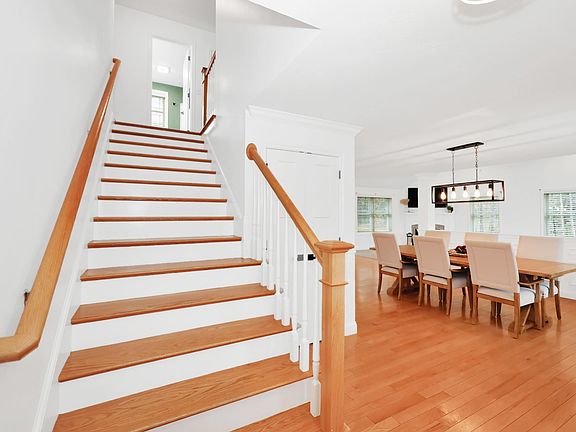 4th image of 432 Mountain Road