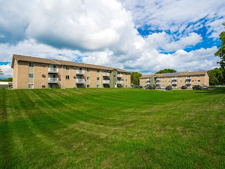Seven Pines Apartments — Photo 5