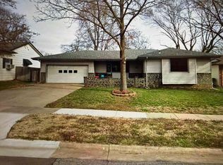 304 Centennial Rd, Mulvane, KS 67110